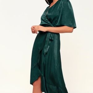 NEW Lulu’s green satin dress small
